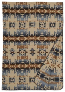 Cascada Throw - 650654074782