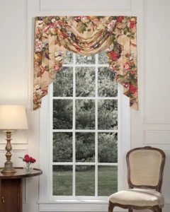 Queensland Autumn Jabot and Cascade - 138641419322