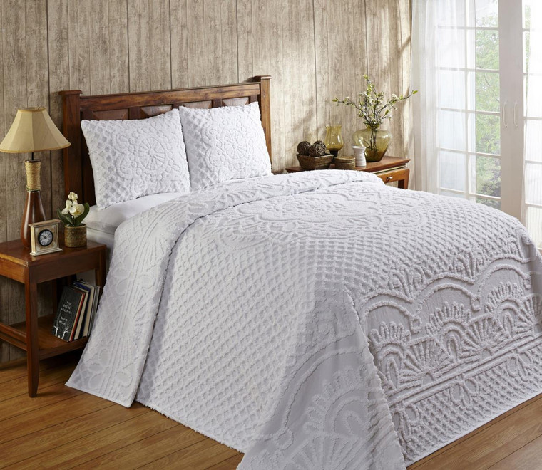 Trevor White Bedspread - 840053031275