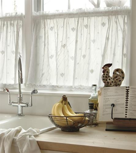 Bee Lace Tier with Trim - 734573068418