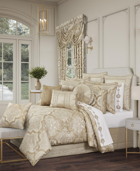 Sezanne-Champagne-Comforter-