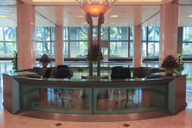 Getting an Ideal Office Reception Desk ﻿