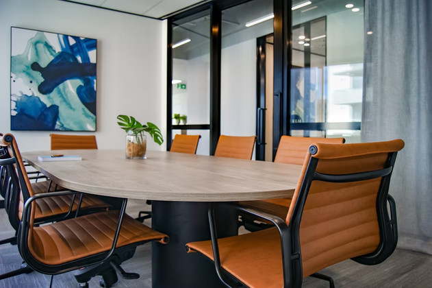 Things to Consider when Purchasing Office Tables