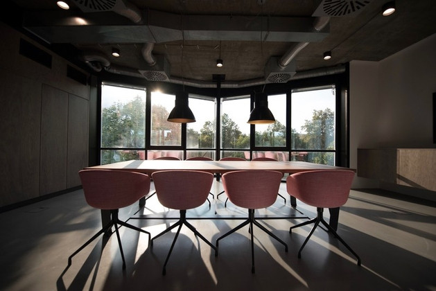 Building Proper Office Furniture Design