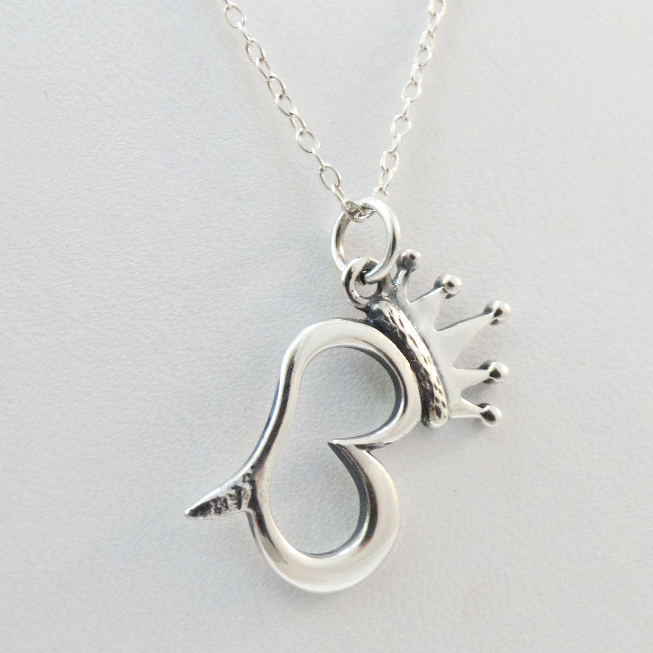 Queen Bee Necklace in 925 Sterling Silver