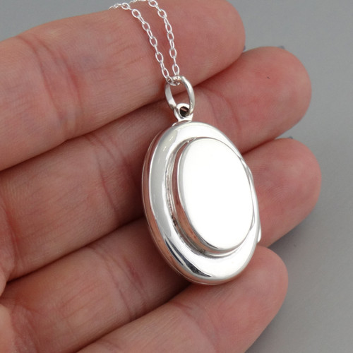 Oval 4 Photo Double Locket Necklace - 925 Sterling Silver Oval 4 Photo Double Locket Necklace - 925 Sterling Silver