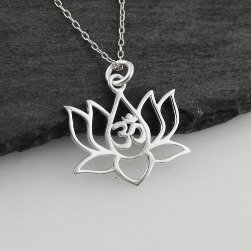 925 Sterling Silver Plain Cutout Lotus Flower Namaste Yoga Pendant Necklace 