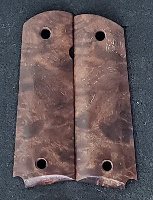  1911 Full Size Grips, Beveled Bottom, Burl of Claro Walnut (EW1-95)