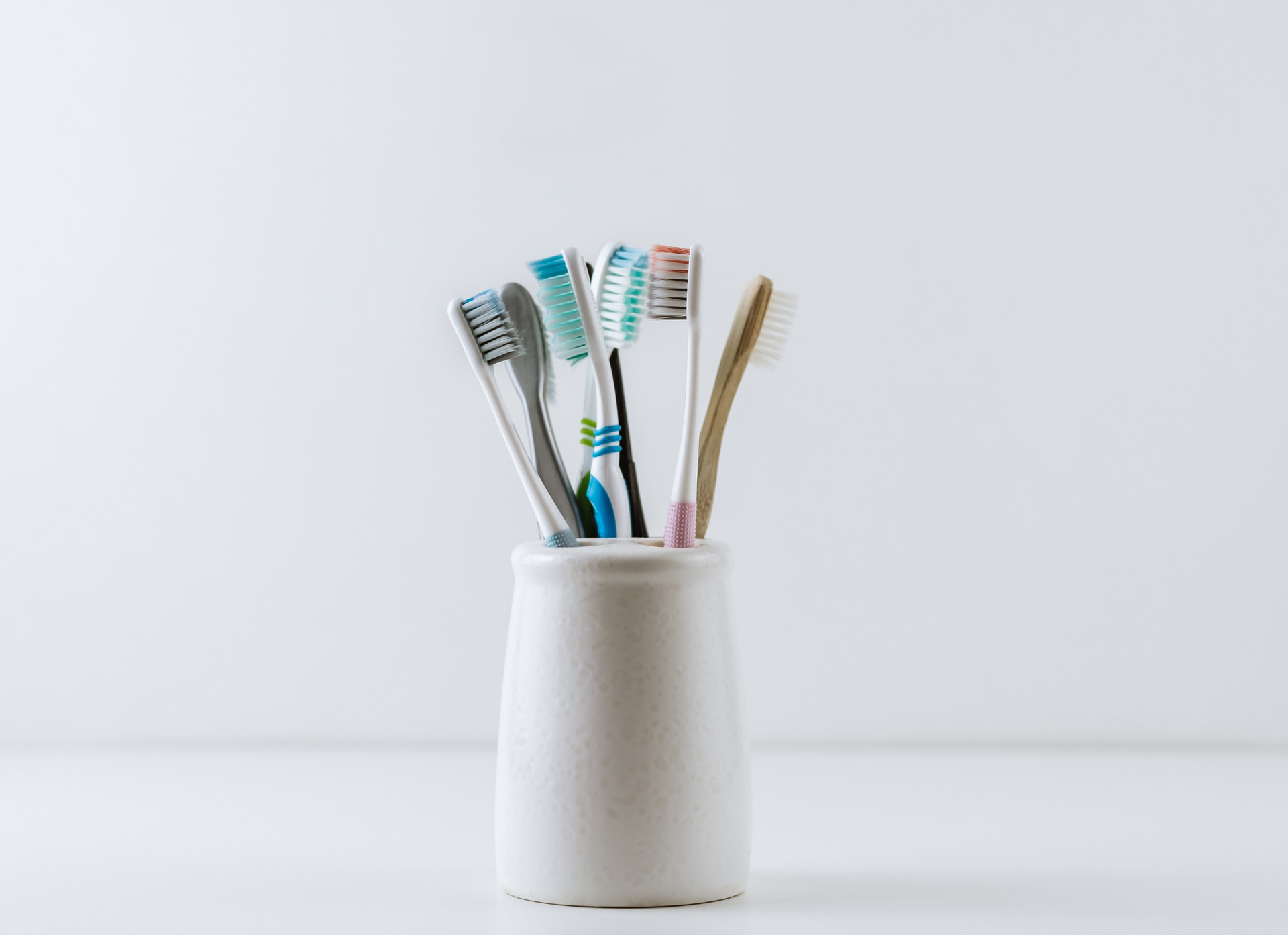 How to Reduce Damage to your Gums Caused by Tooth Brushing Piksters