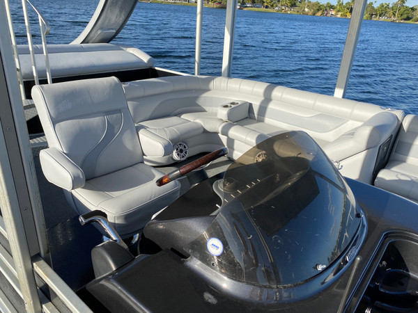 Pontoon Boat Rental