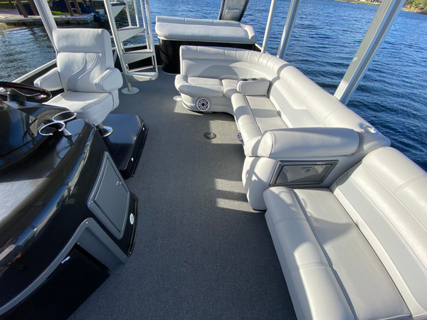 Pontoon Boat Rental