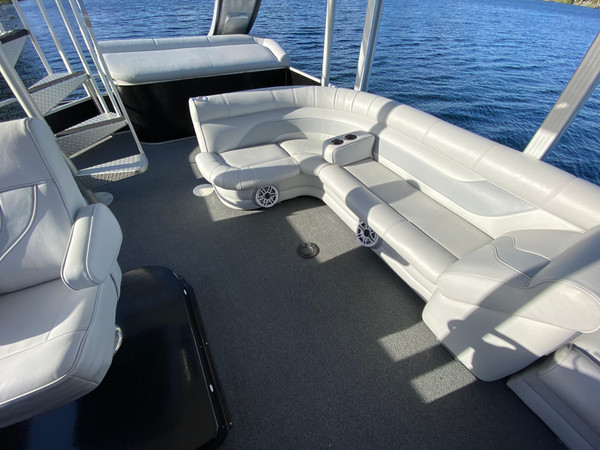 Pontoon Boat Rental