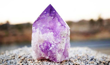 How To Tell If A Crystal Is Real In 7 Easy Ways // Tiny Rituals