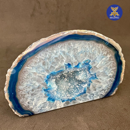 Blue Agate Base Cut Geode Crystal 11cm Tall Perfect for Home or Office Decor & Gift
