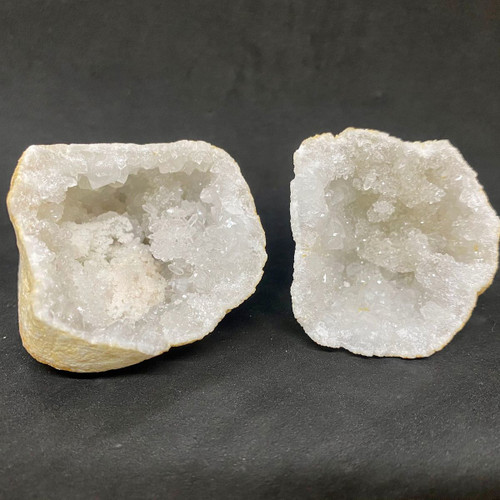 Geode Cracked Quartz ( Medium )-1.2 Geode Cracked Quartz ( Medium )-1.2