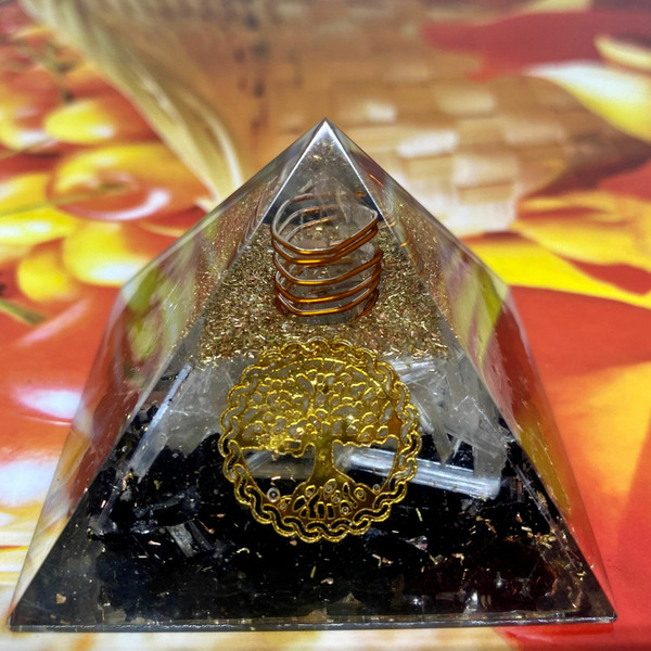 Orgonite Pyramid Black Tourmaline & Selenite #1.1