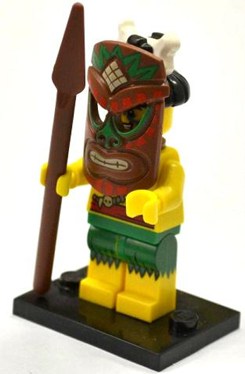 COL11-5 LEGO® Island Warrior