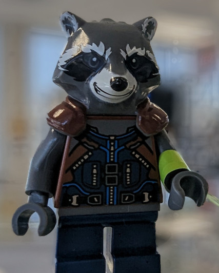 SH384 LEGO® Rocket Raccoon - Dark Blue and Reddish Brown Outfit, Dark Bluish Gray Head