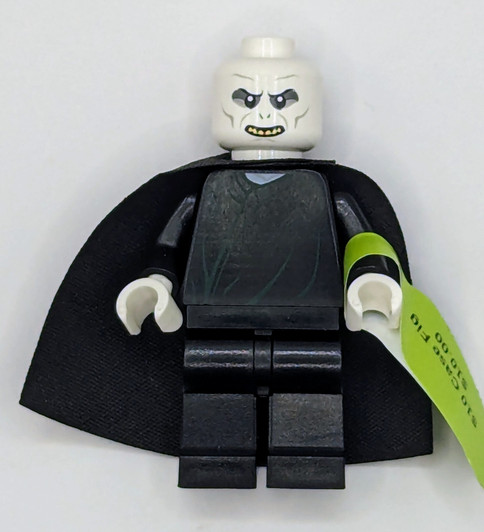 HP098 LEGO® Lord Voldemort - White Head, Black Cape, Dark Green Robe Lines