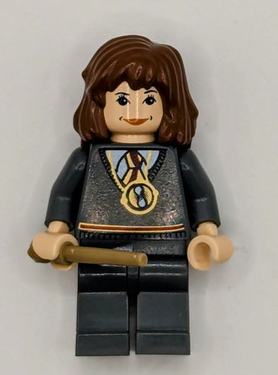 HP054 LEGO® Hermione Granger - Gryffindor Stripe Torso w/ Necklace, Dark Bluish Gray Legs