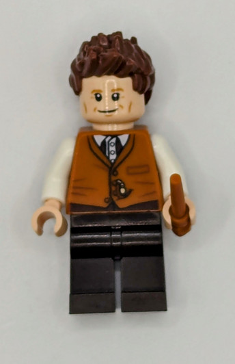 HP165 LEGO® Newt Scamander - Dark Orange Vest