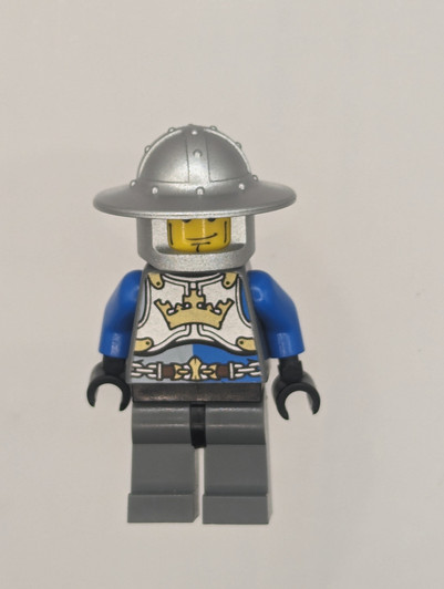 CAS520 LEGO® Castle - King's Knight Breastplate with Crown and Chain Belt, Helmet with Broad Brim, Cheek Lines