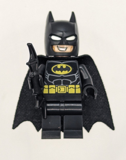 SH902 LEGO® Batman - Black Suit, Yellow Belt, Cowl with White Eyes, Lopsided Grin / Open Mouth Smile with Teeth