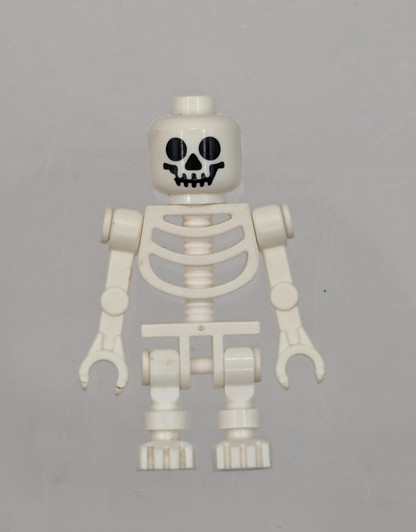 GEN019 LEGO® Skeleton, Fantasy Era Torso with Standard Skull, Mechanical Arms Straight