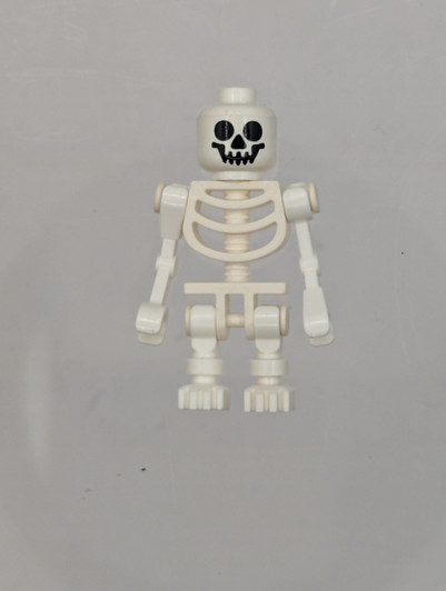 GEN038 LEGO® Skeleton, Fantasy Era Torso with Standard Skull, Mechanical Arms Bent