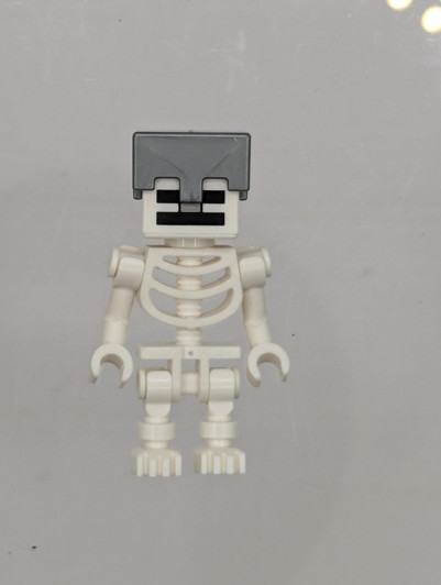 MIN032 LEGO® Skeleton, Minecraft - Flat Silver Helmet