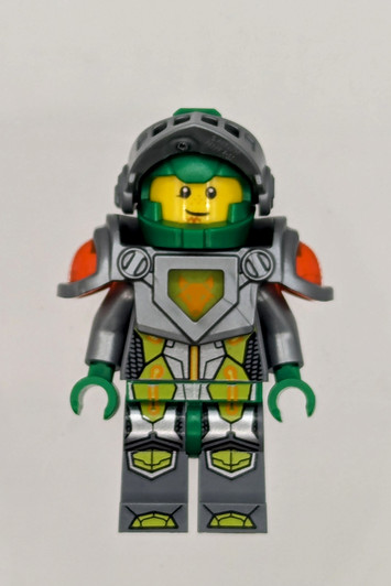 NEX025 LEGO® Aaron Fox - Flat Silver Visor and Armor