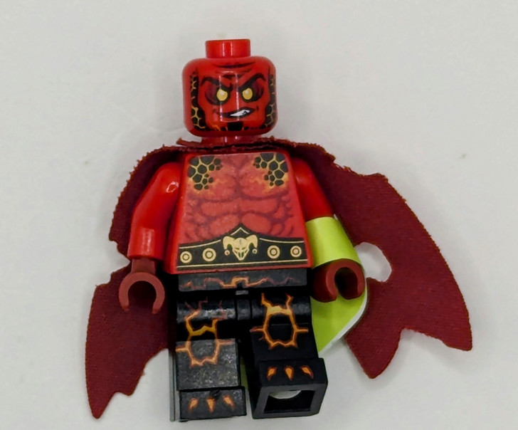 NEX051 LEGO® General Magmar - Cape