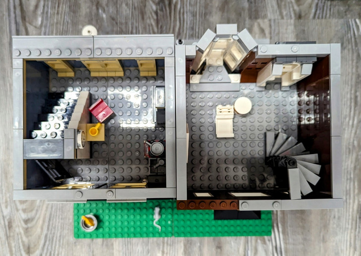 10218-U LEGO® Pet Shop (Retired)