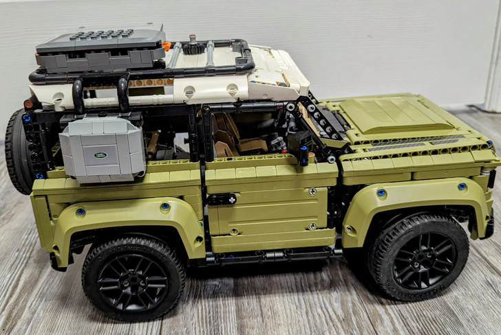 10317-U  LEGO® Land Rover Defender 90 