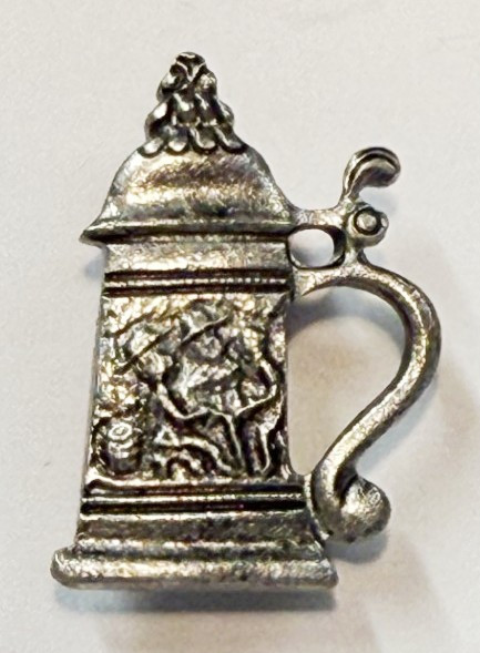 HP8405 Stein hat pin