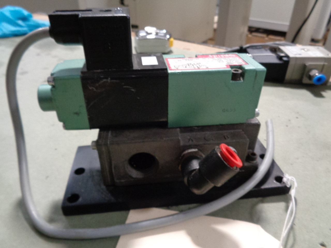 Numatics 225-239B Pneumatic Valve2