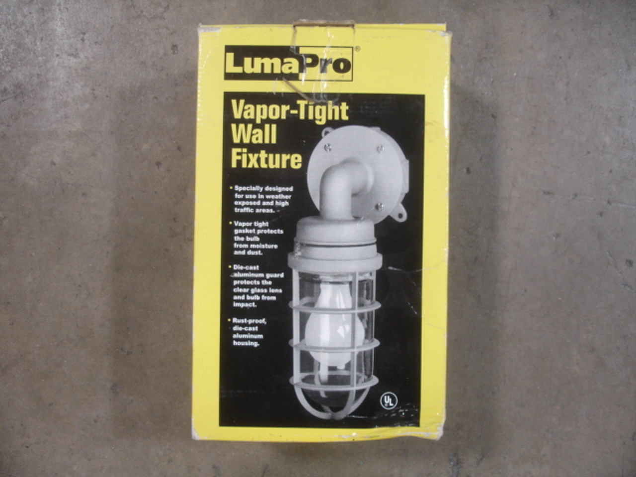 Lumapro 3RB18-1 Vapor-Tight wall fixture