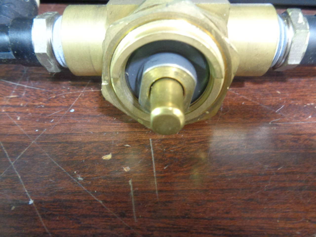 Swagelok B-45F8 Brass Valve1