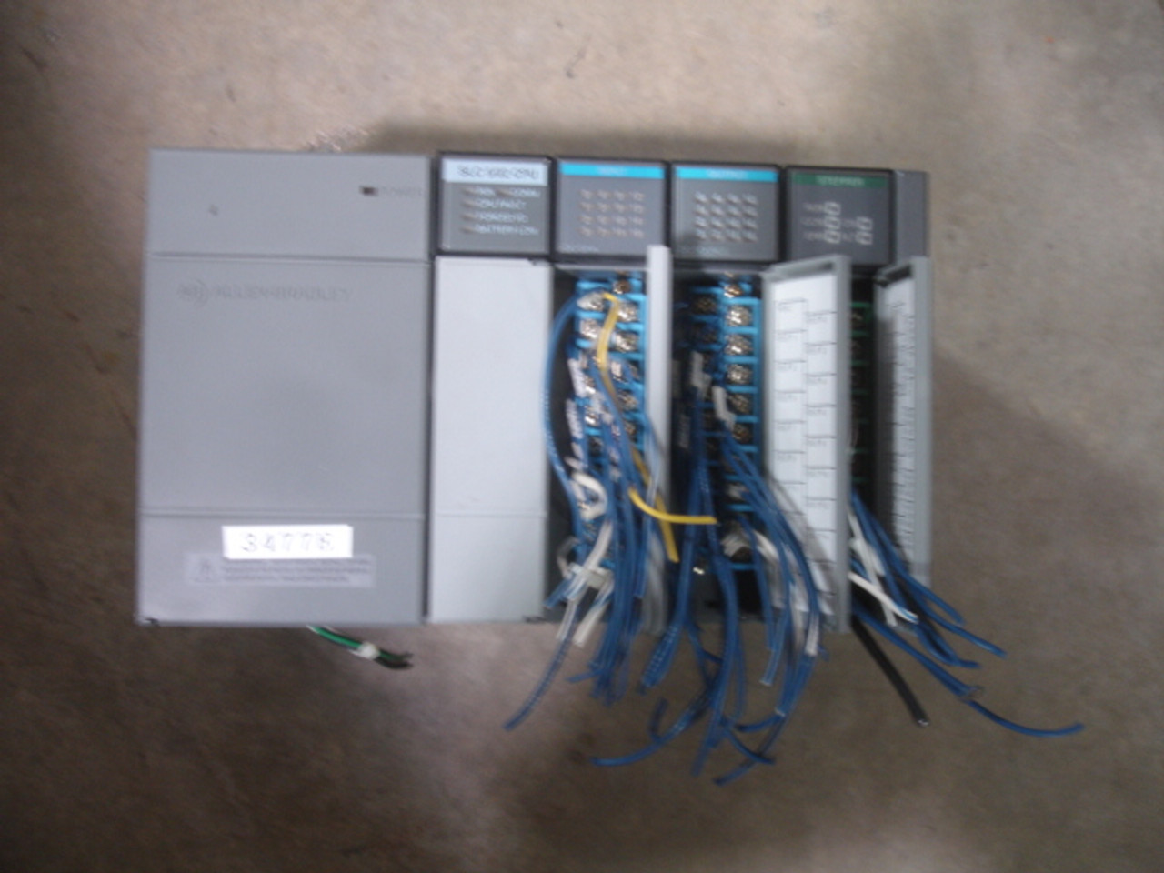 Omron C200H-MD115 Input/Output Unit