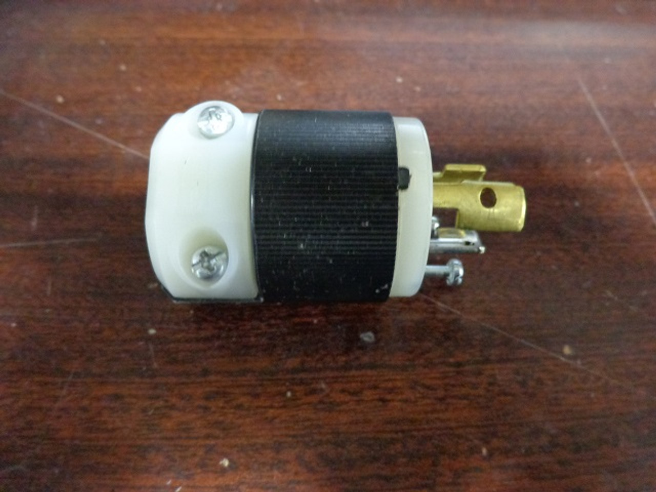 Hubbell HBL4720C 15A, 125V Twist Lock Plug