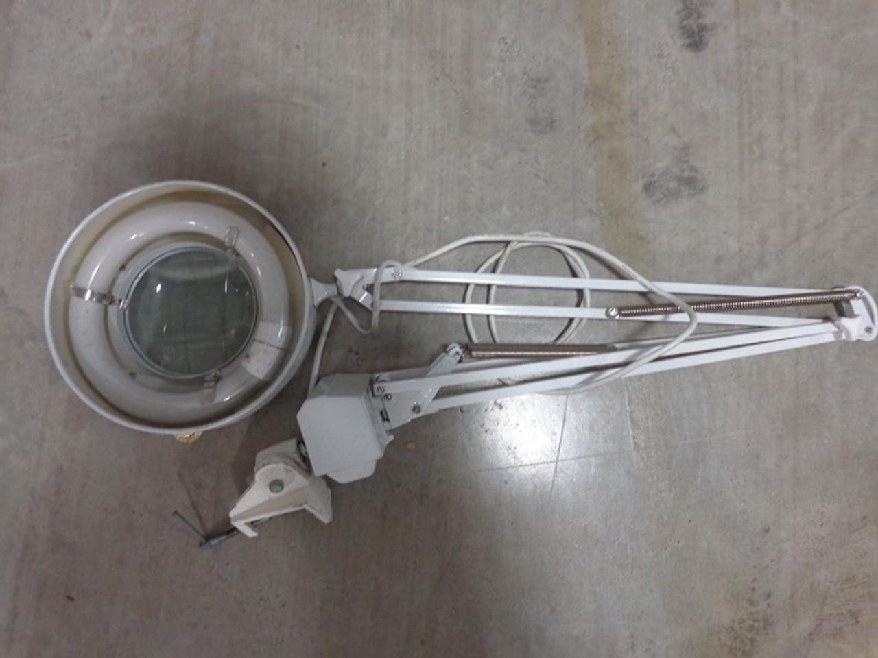 Luxolamp Corp IM120 Magnifying Lamp