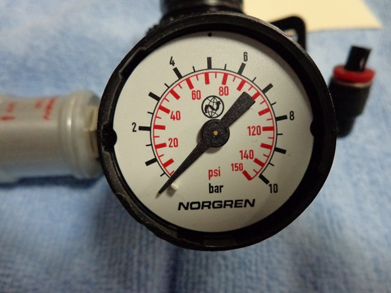 Norgen R07-200-RNKG Pressure Regulator with M/7228 Shutoff1