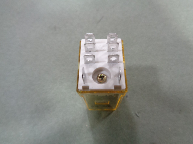 2 Relè IDEC RH2B-U DC24V | Elettromeccanico 8A 24VDC, 8 Pin, Made In Japan