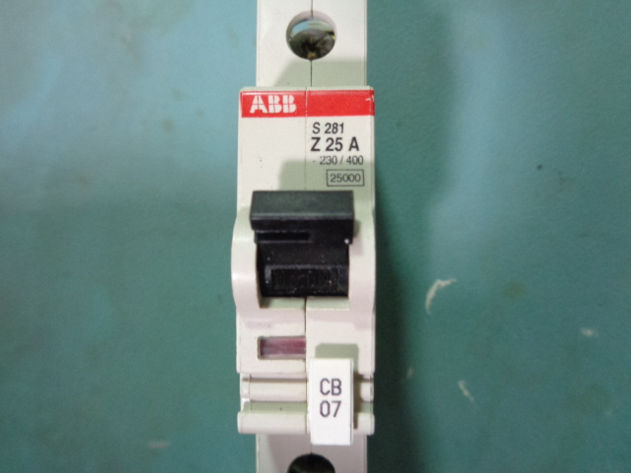 ABB S281Z25A Circuit Breaker2