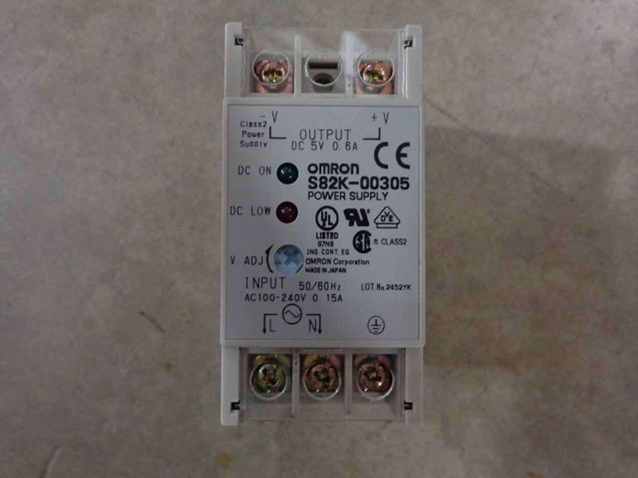Omron S82K-00305 Power Supply AC 100-240V .15A Input 5VDC .6A Output