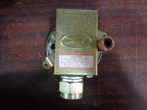 Dwyer Instruments 19 10 0 Vacuum Switch, Max Pressure 45 In.