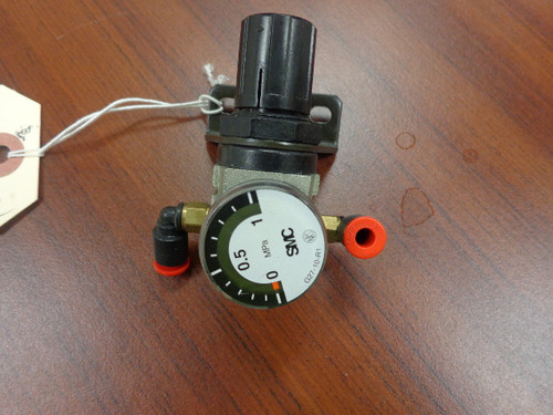 SMC AR1000-M5-1 Air Regulator w/Guage 0-1 Mpa