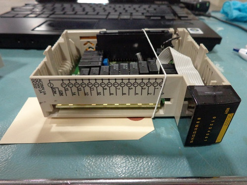 Omron CQM1-OC222 Output Unit