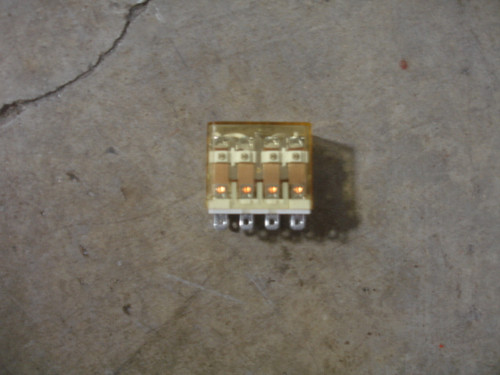 Idec RH4B-U DC 24V Relay