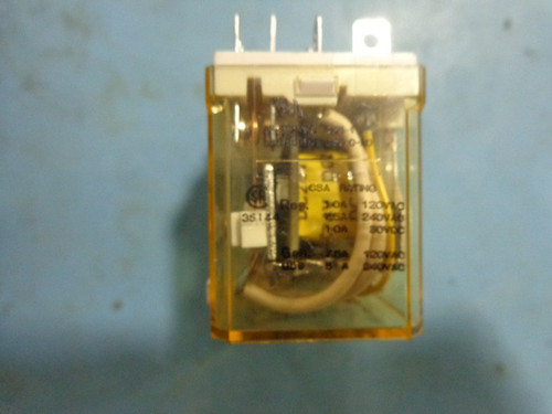 Idec RH4B-UL Relay